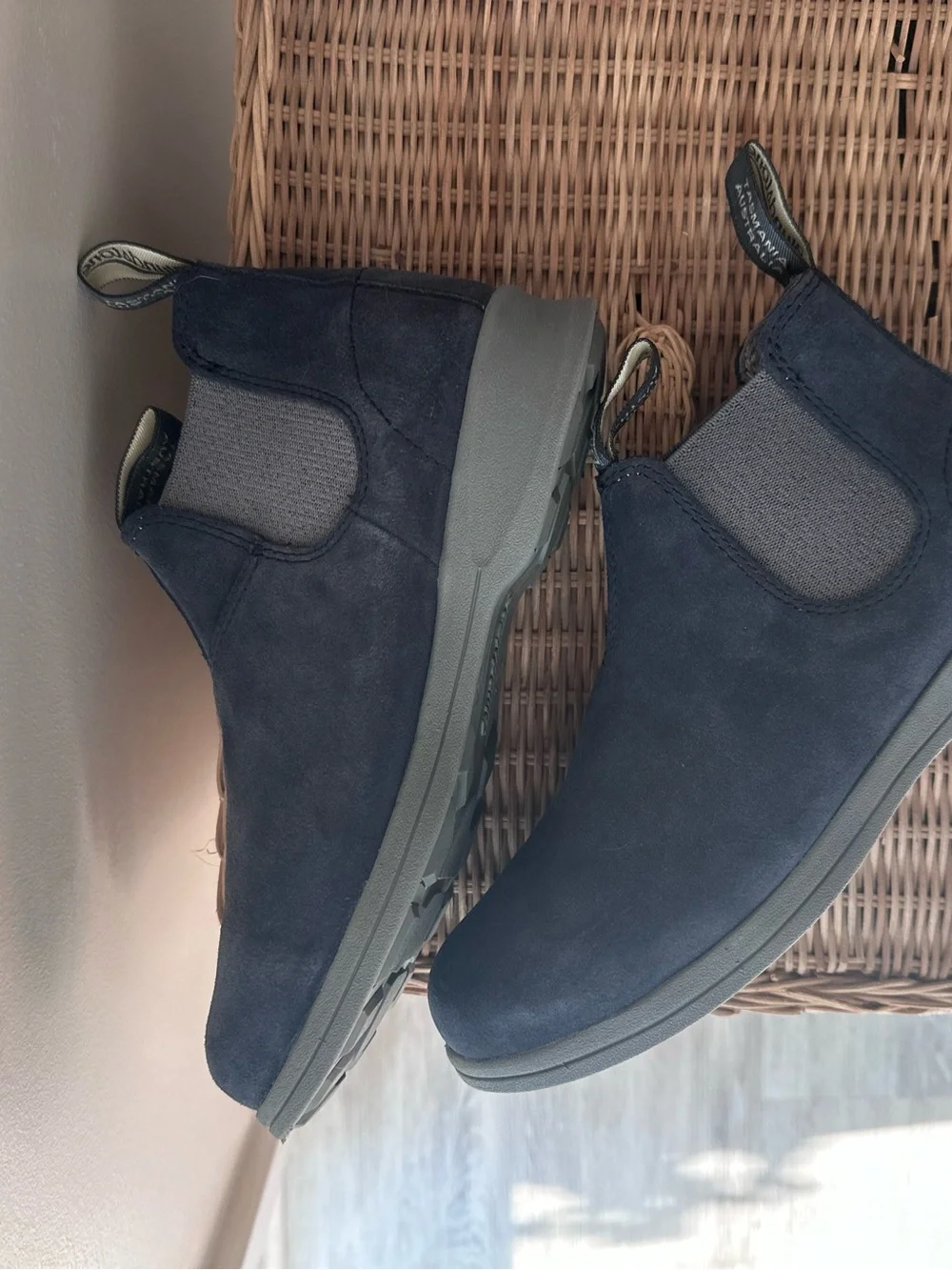Blundstone Chelsea Boots in Navy